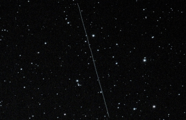 This image shows the track of near-Earth asteroid 2004 BL86 against the stars of southern Cancer over the course of ten minutes during which time it moved almost 0.4° or 24-arcminutes. This is a stack of five two-minute exposures at ISO1600 with a 65mm f/6.5 astrographic refractor from 00:13—00:23 UT on 27th January. Image credit: Ade Ashford