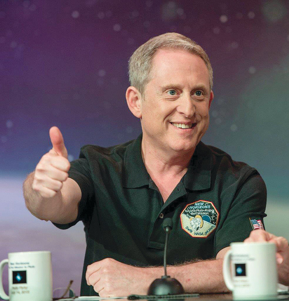 Alan Stern receives Carl Sagan Award Astronomy Now