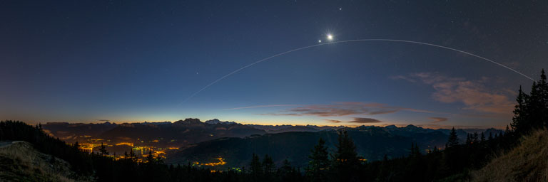 iss-under-venus-and-the-moon-philippe-jacquot