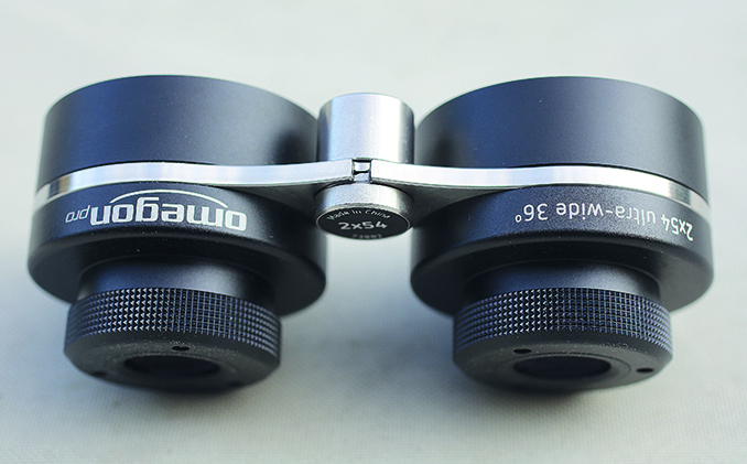 The inter-ocular distance can be set between 60mm and 80mm. The hinge is firm and stays put once adjusted, and the framework is very stout and holds the axes immobile. Image: Steve Ringwood.